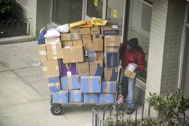 Small package-delivery companies grow as businesses seek alternative to UPS, FedEx