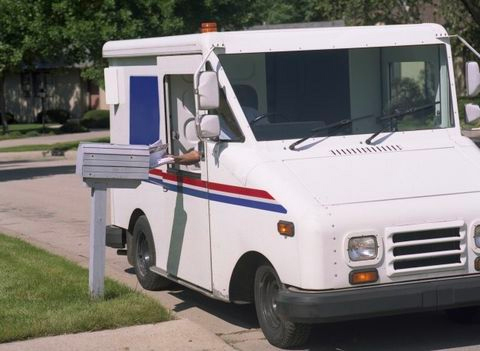 Congress should allow FedEx, UPS to deliver small parcels to mailboxes